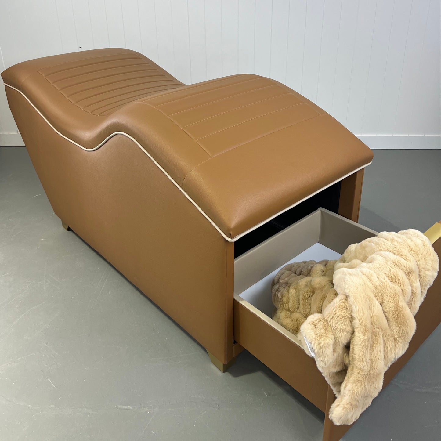 LEATHER COLLECTION